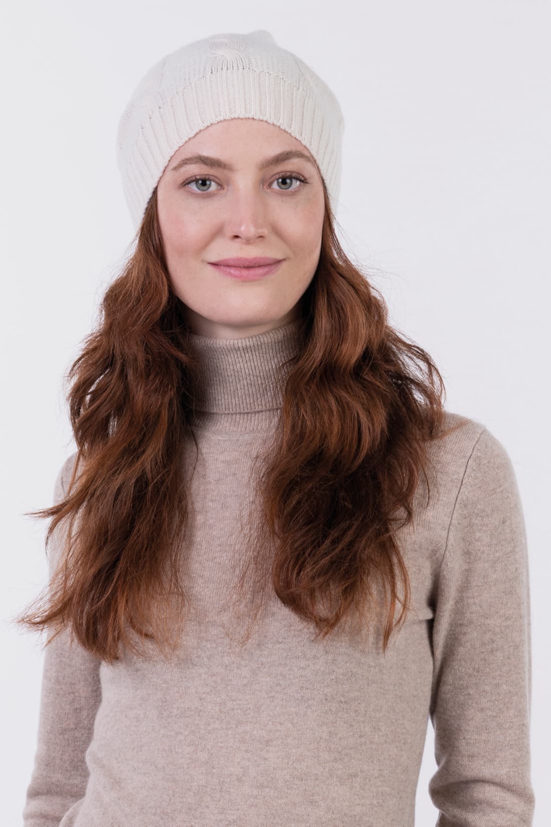Cable-knit slouchy hat