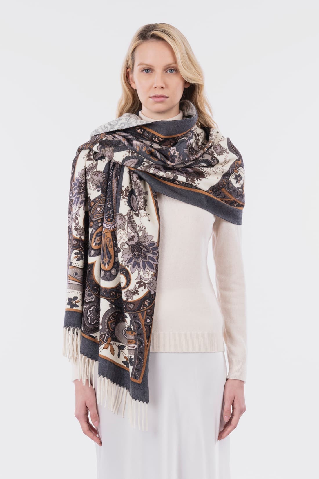 Pattern print stole 70 × 195 cm including fringes