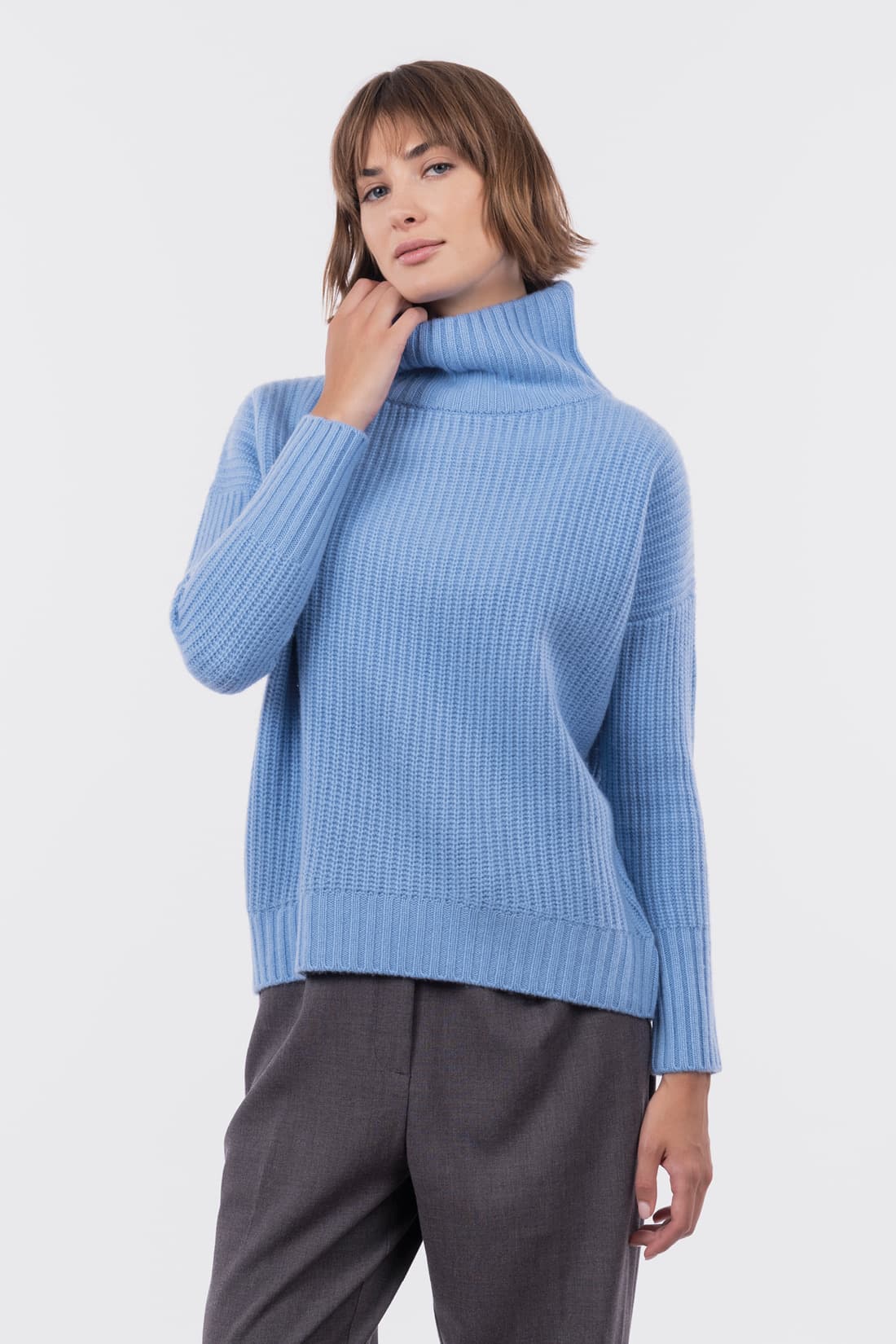 Oversize Pullover mit hohem Kragen
