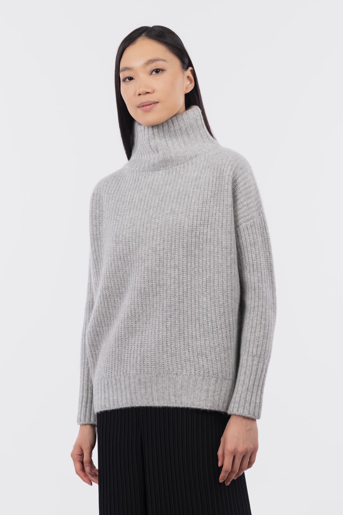 Oversize Pullover mit hohem Kragen