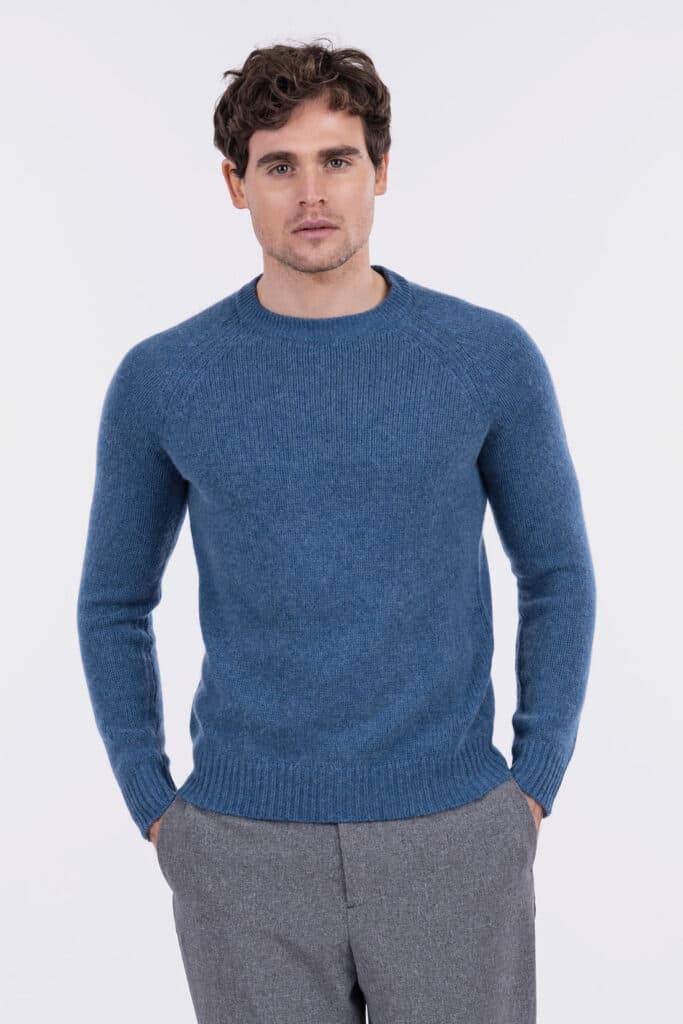 3-gauge knit crew neck