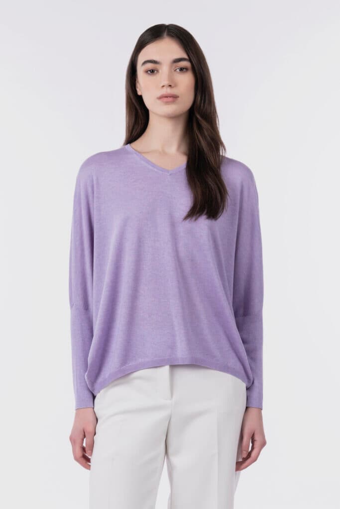 Dolman sleeve V neck pull