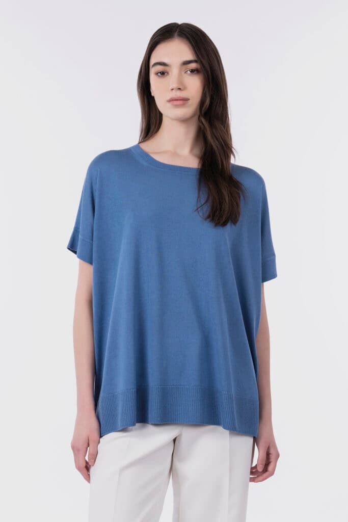 T-shirt over with splits