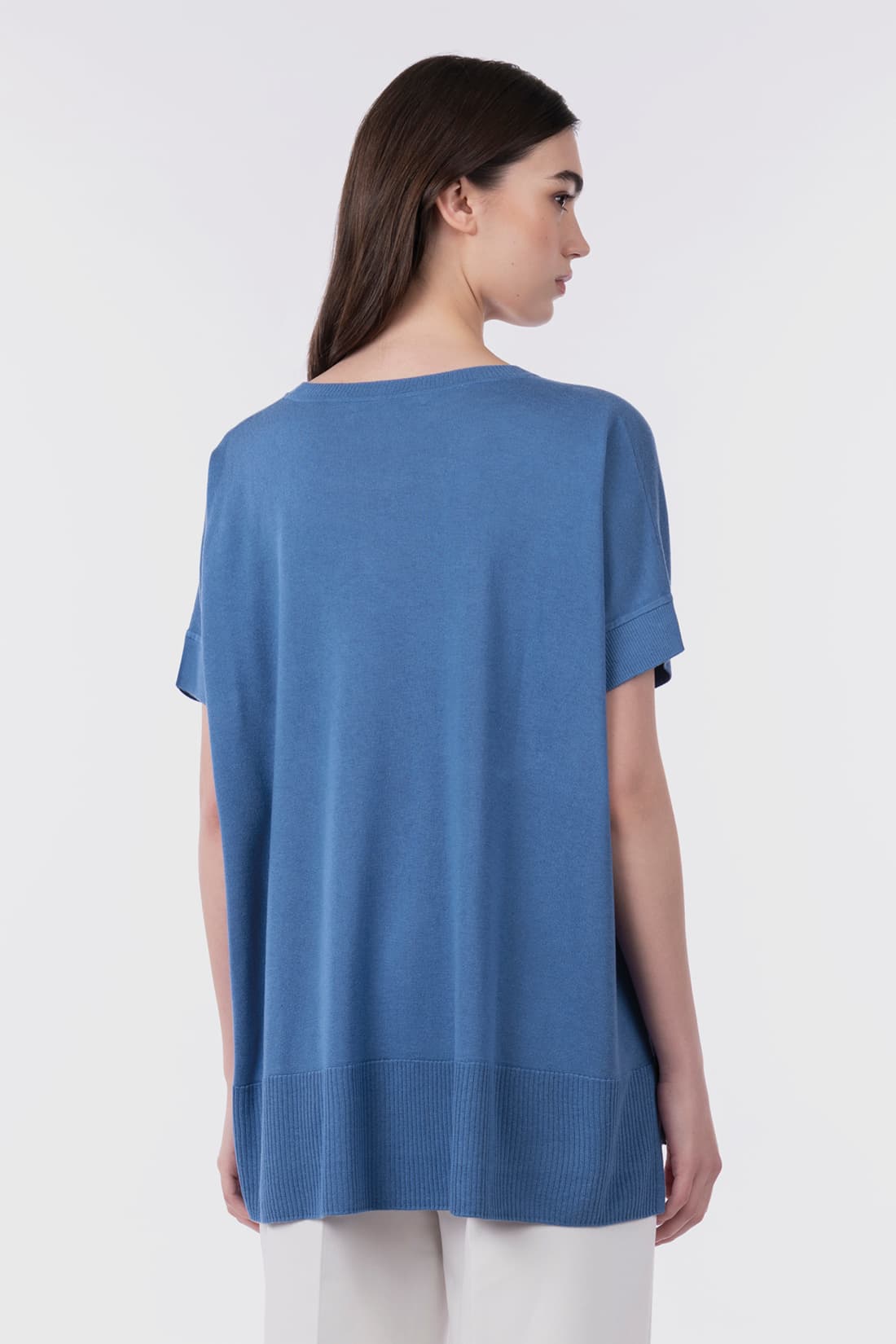 T-shirt over with splits