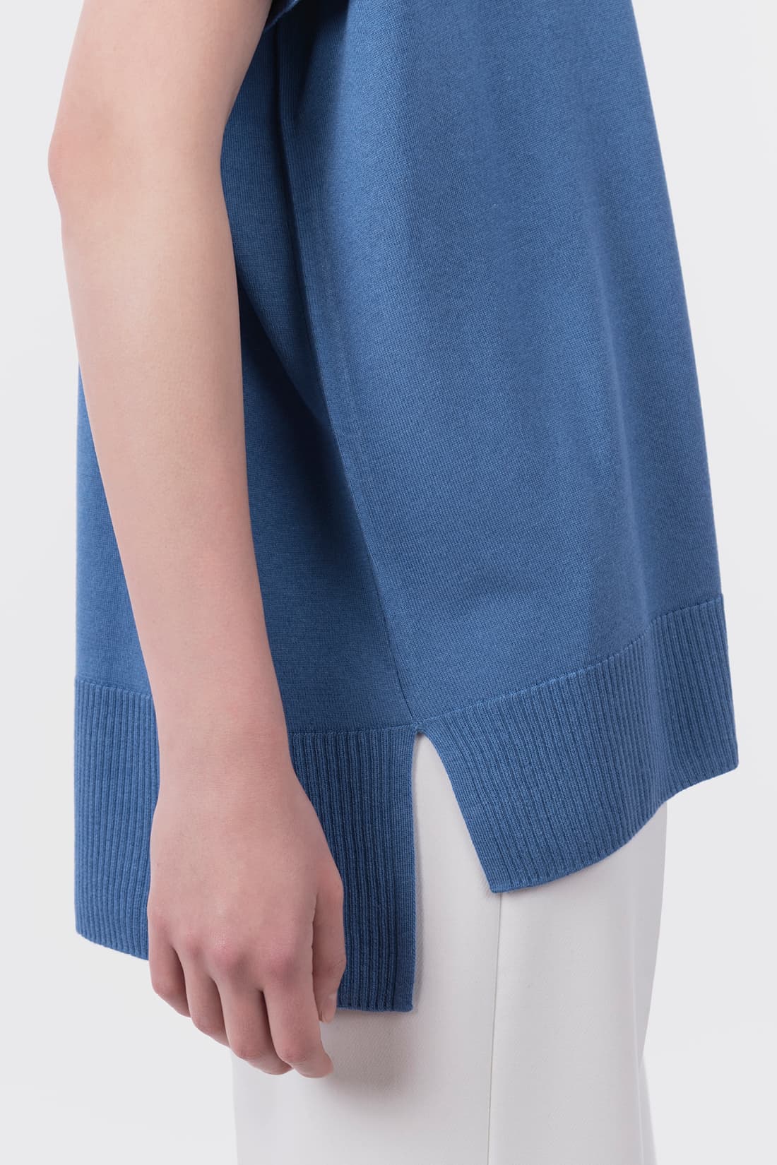 T-shirt over with splits