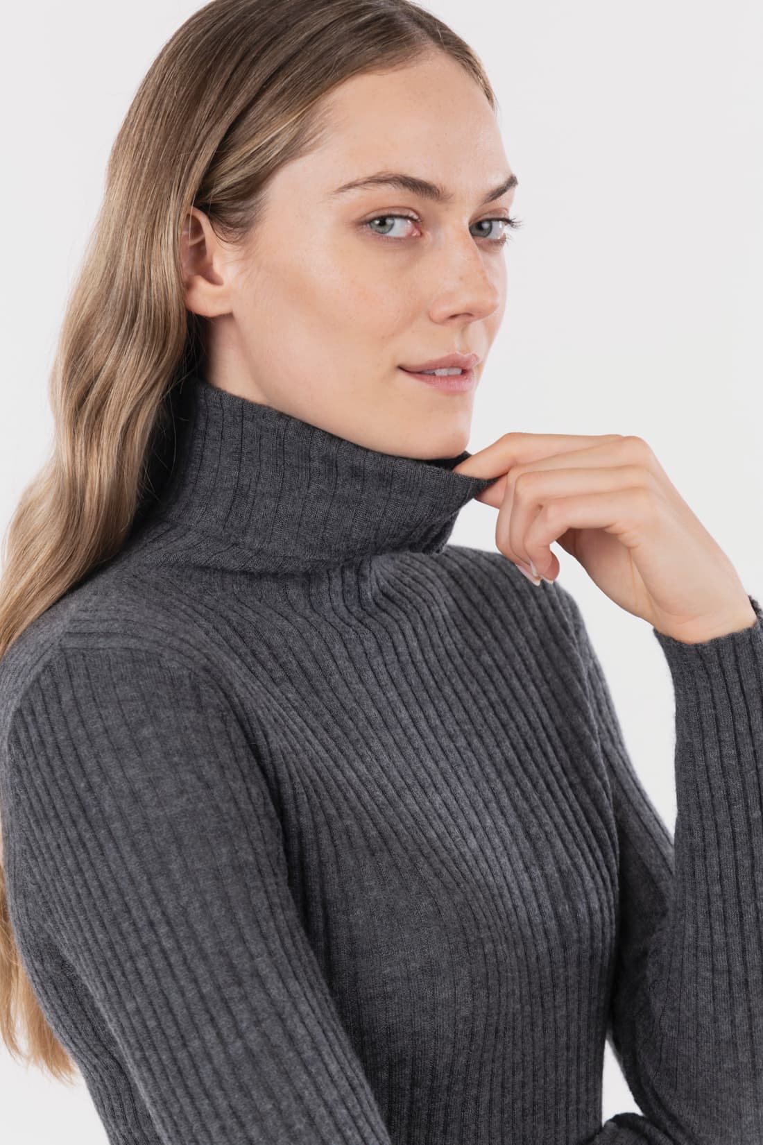 Baby cashmere turtleneck
