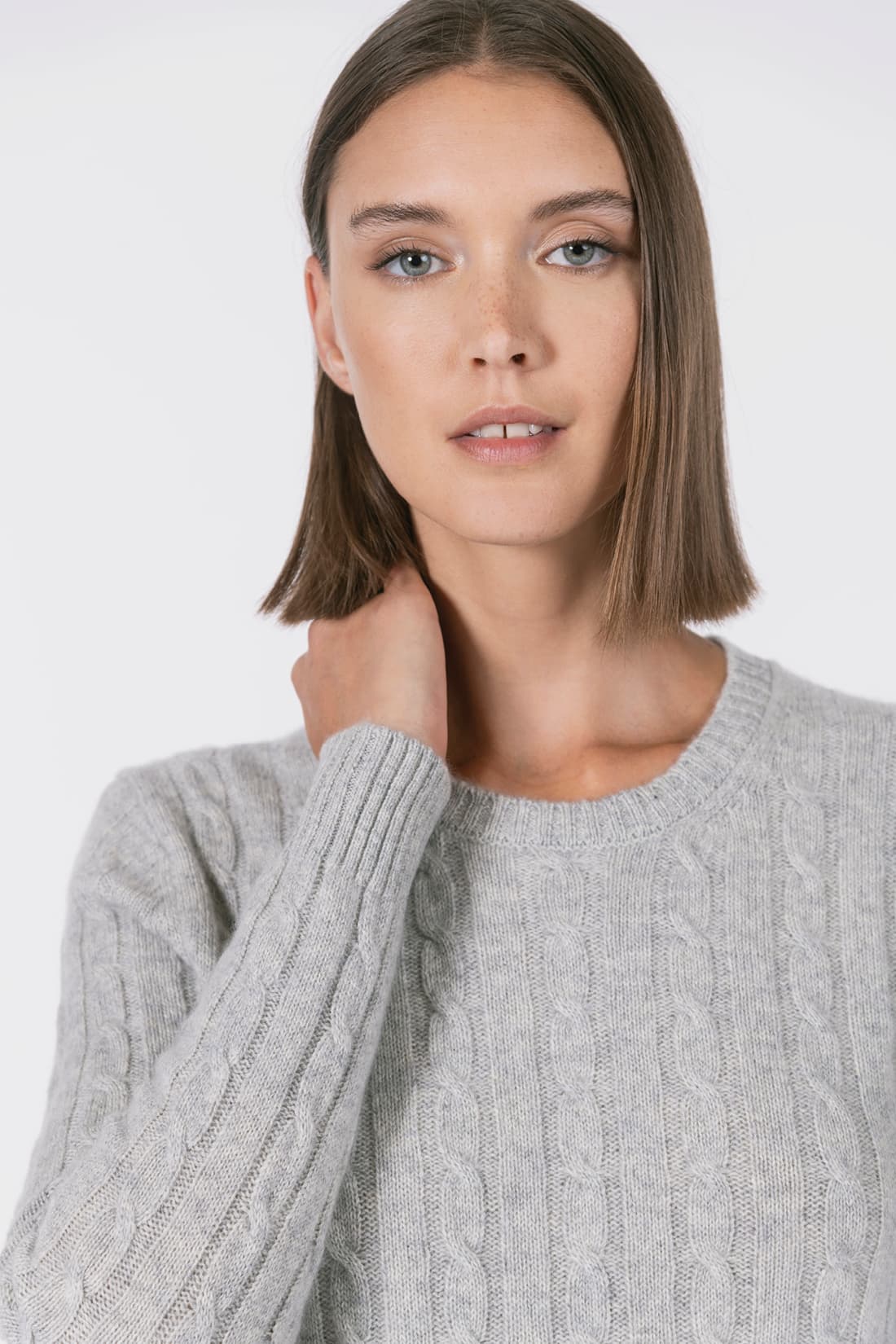 Cable-knit crew neck
